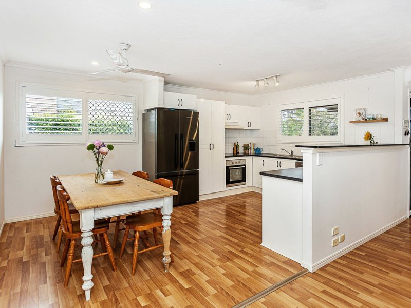 Photo - 7 Orbit Court, Mudgeeraba QLD 4213 - Image 8