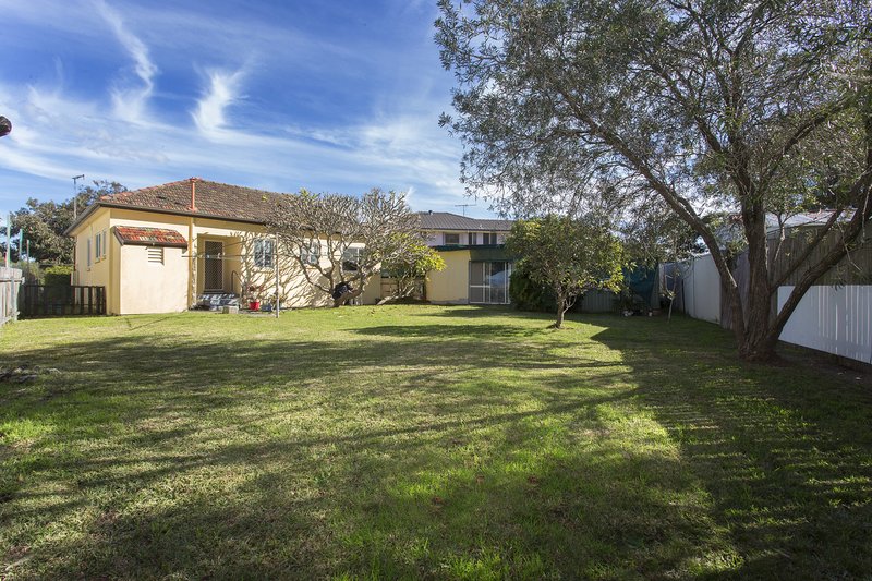 Photo - 7 Ordak Avenue, Gymea Bay NSW 2227 - Image 8