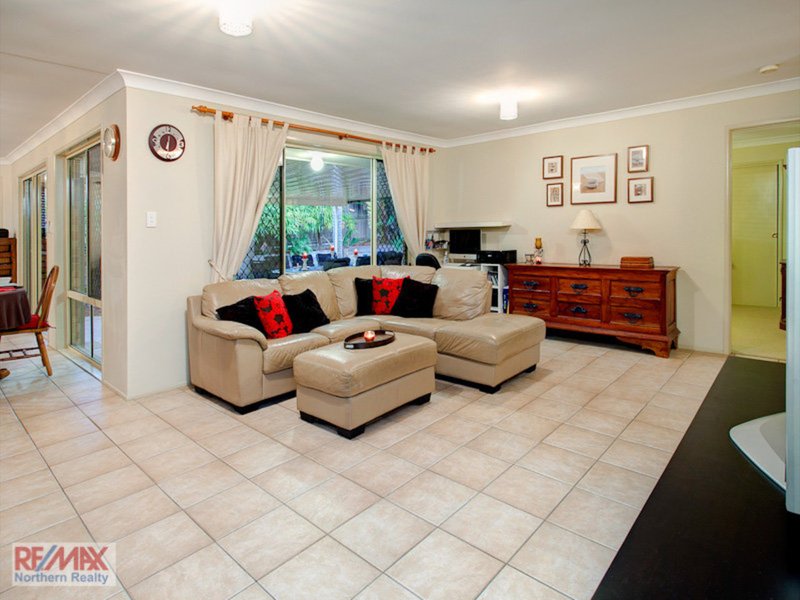 Photo - 7 Orinda Ct , Cashmere QLD 4500 - Image 3