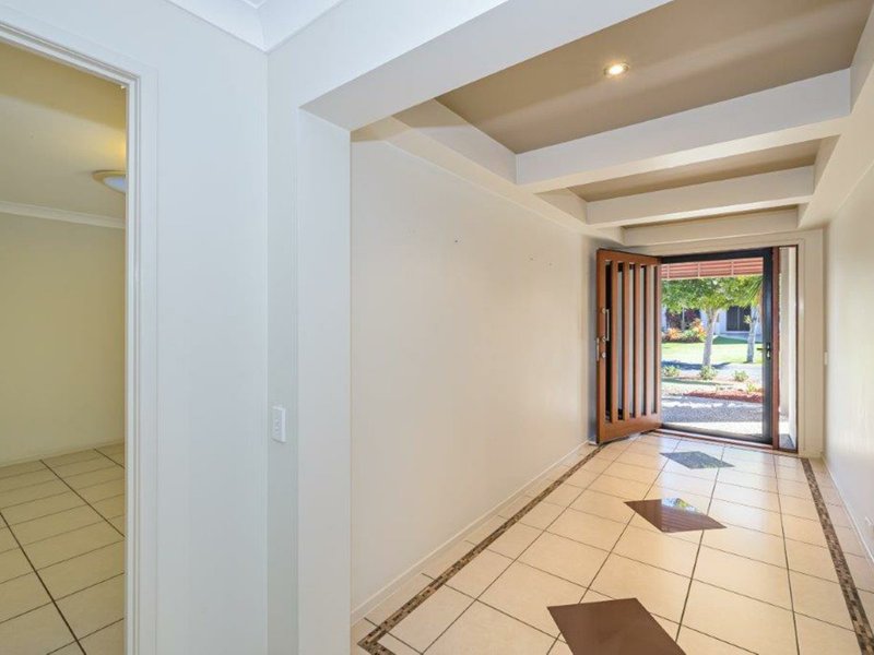 Photo - 7 Oriole Close, Banksia Beach QLD 4507 - Image 2