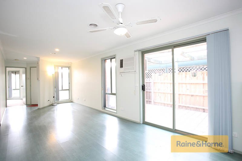 Photo - 7 Ormond Rise, Roxburgh Park VIC 3064 - Image 3