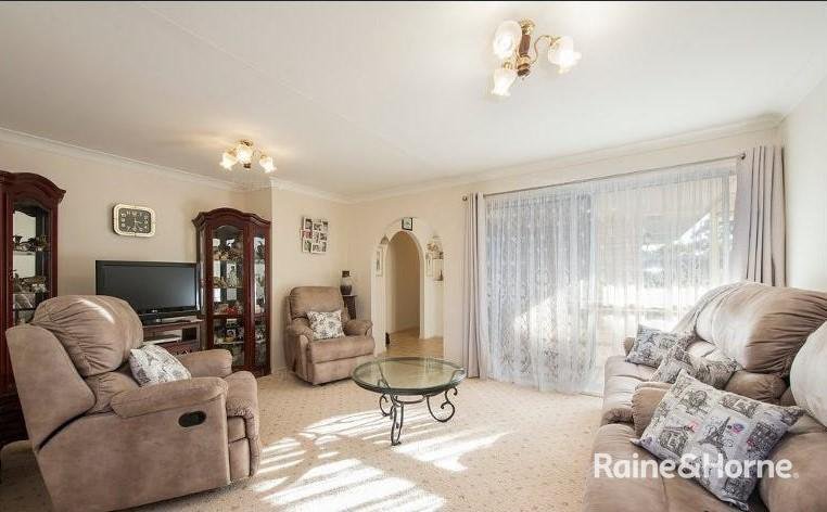 Photo - 7 Osanna Street, Daisy Hill QLD 4127 - Image 3