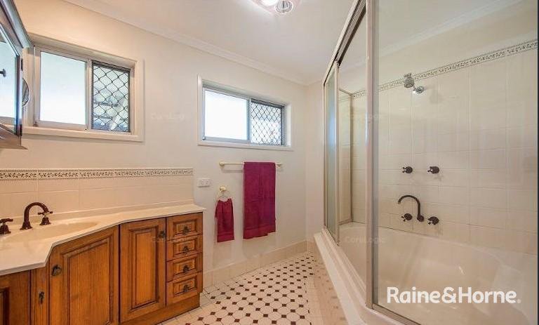 Photo - 7 Osanna Street, Daisy Hill QLD 4127 - Image 8