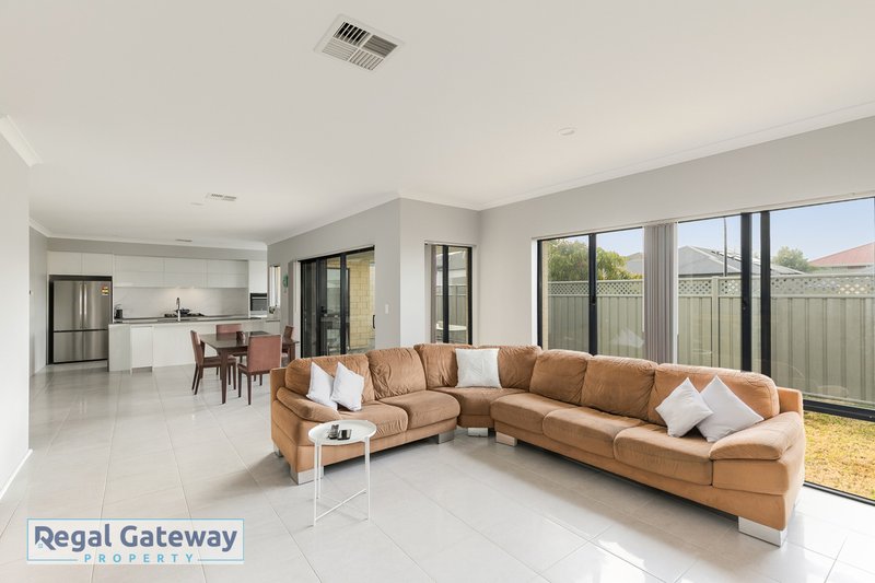 Photo - 7 Ossett Street, Wellard WA 6170 - Image 4