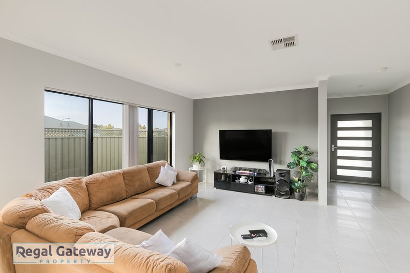 Photo - 7 Ossett Street, Wellard WA 6170 - Image 5