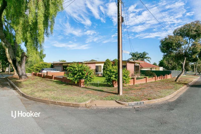 7 Oswald Crescent, Para Hills SA 5096