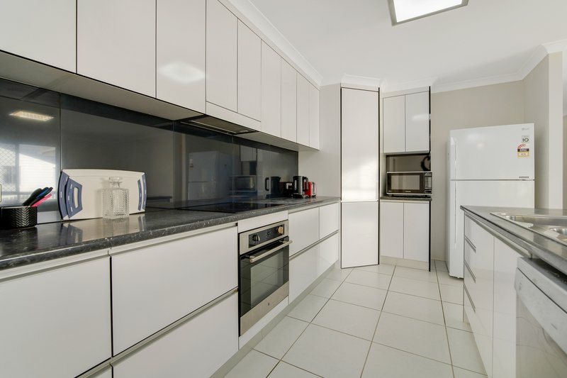 Photo - 7 Ouston Place, South Gladstone QLD 4680 - Image 5