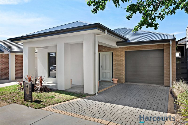 7 Pacesetter Place, St Clair SA 5011