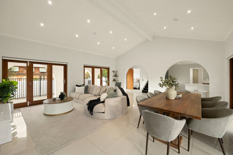 Photo - 7 Pacific Boulevard, Broadbeach Waters QLD 4218 - Image 9