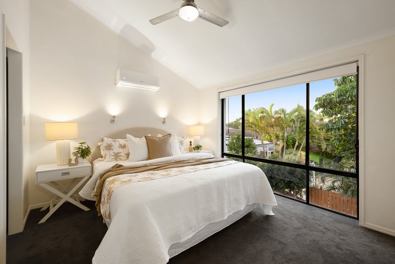 Photo - 7 Pacific Boulevard, Broadbeach Waters QLD 4218 - Image 13