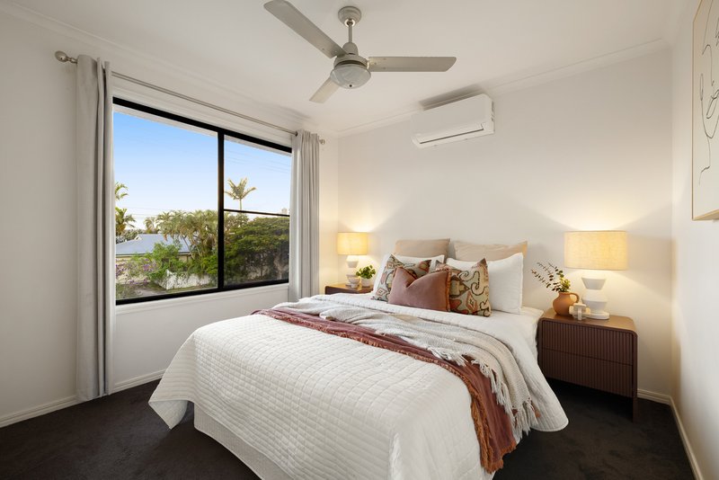 Photo - 7 Pacific Boulevard, Broadbeach Waters QLD 4218 - Image 18