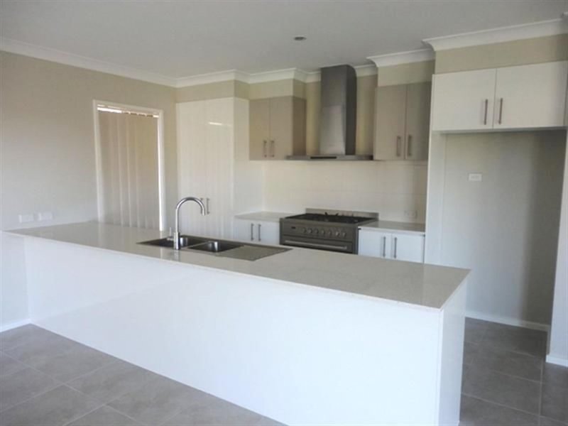 Photo - 7 Palace Road, Point Cook VIC 3030 - Image 2