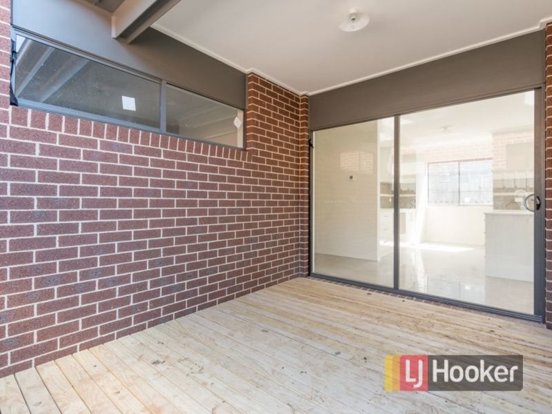 Photo - 7 Palomino Avenue, Clyde North VIC 3978 - Image 11