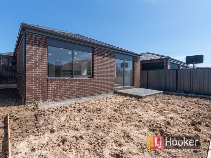 Photo - 7 Palomino Avenue, Clyde North VIC 3978 - Image 12