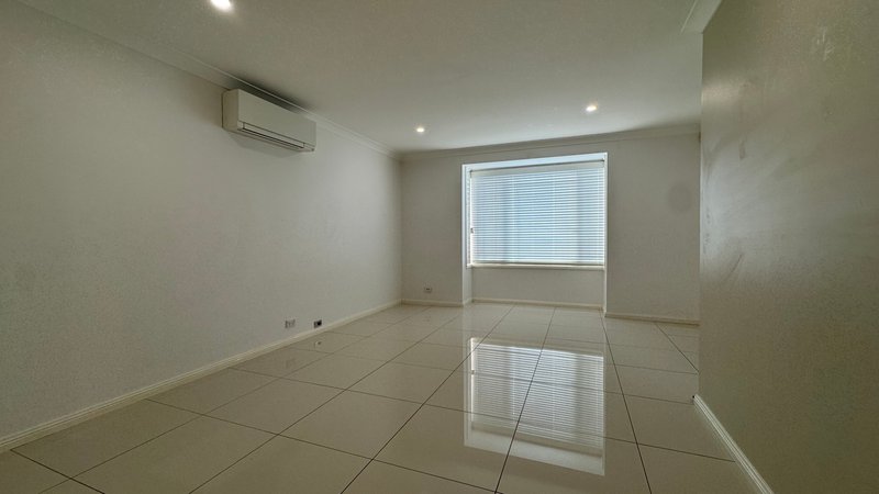 Photo - 7 Paperbark Close, Glenmore Park NSW 2745 - Image 2