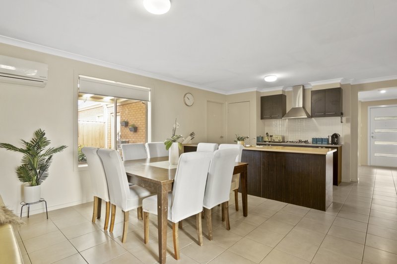 Photo - 7 Paringa Pass, Wyndham Vale VIC 3024 - Image 3