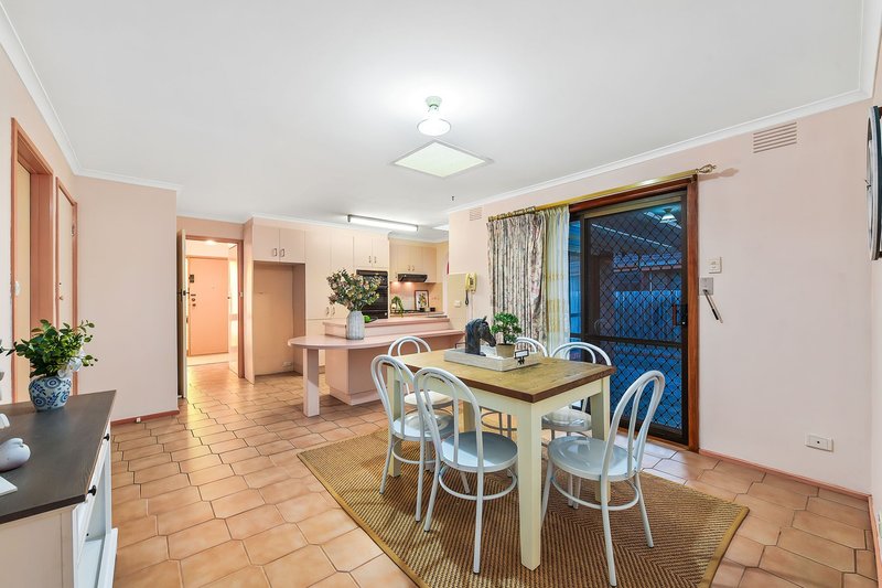 Photo - 7 Parkland Court, Keysborough VIC 3173 - Image 4