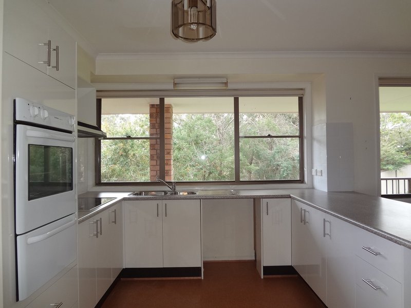 Photo - 7 Parklands Close, Bateau Bay NSW 2261 - Image 5