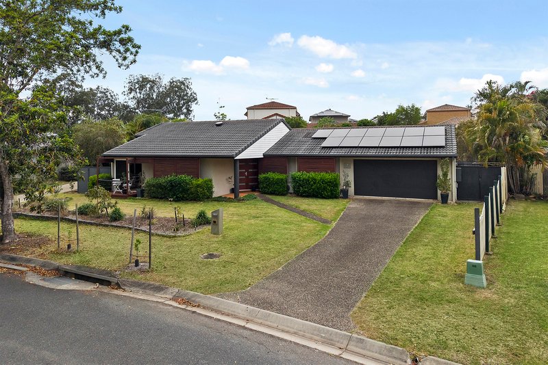 Photo - 7 Parkview Place, Bridgeman Downs QLD 4035 - Image 2