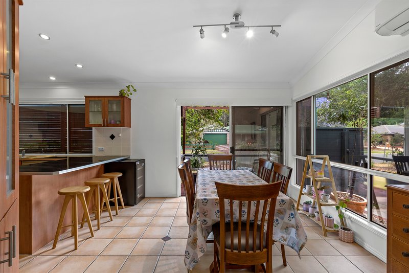 Photo - 7 Parkview Place, Bridgeman Downs QLD 4035 - Image 9