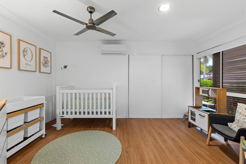 Photo - 7 Parkview Place, Bridgeman Downs QLD 4035 - Image 13