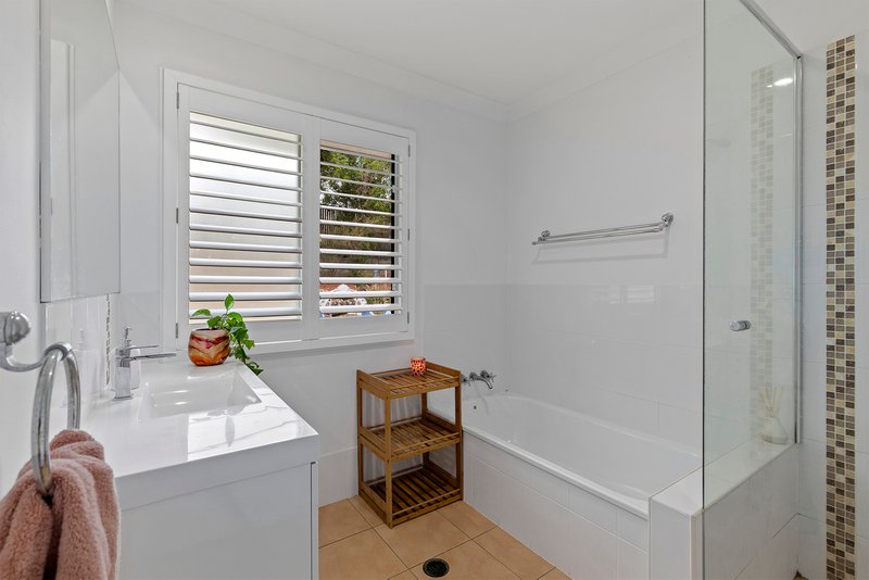 Photo - 7 Parkview Place, Bridgeman Downs QLD 4035 - Image 16