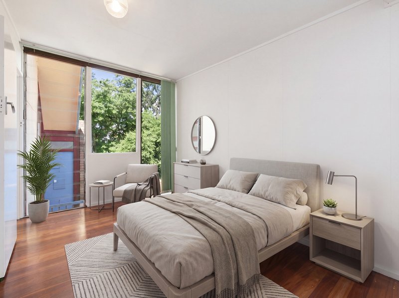 Photo - 7 Parnoolar Crescent, Ferny Hills QLD 4055 - Image 7