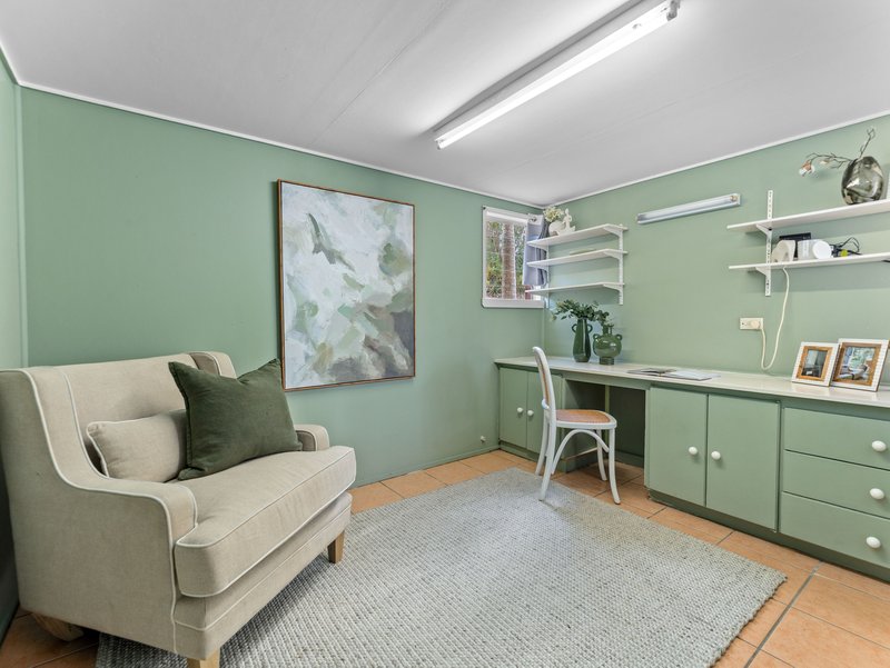 Photo - 7 Parnoolar Crescent, Ferny Hills QLD 4055 - Image 17