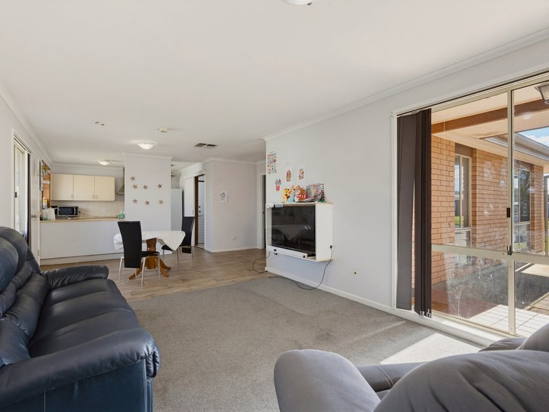 Photo - 7 Parramatta Drive, Morphett Vale SA 5162 - Image 5