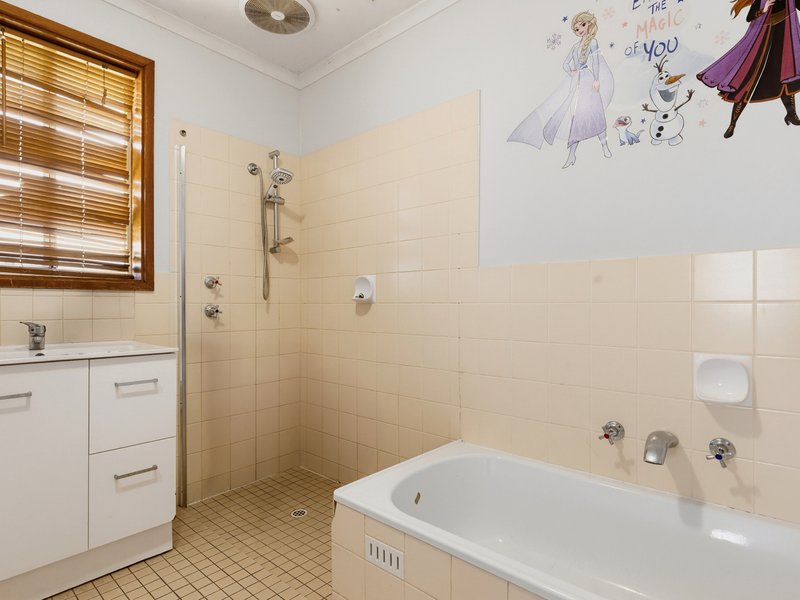 Photo - 7 Parramatta Drive, Morphett Vale SA 5162 - Image 9