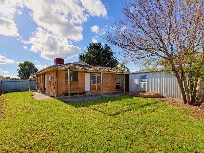 Photo - 7 Parramatta Drive, Morphett Vale SA 5162 - Image 11