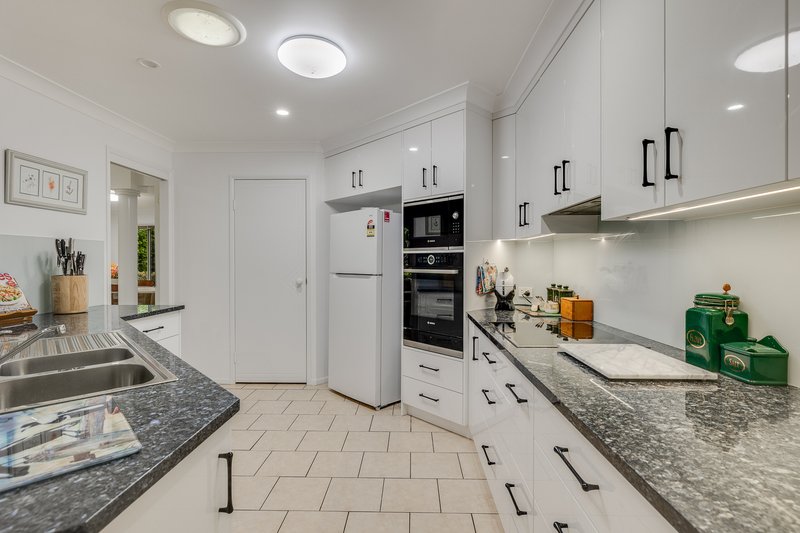 Photo - 7 Parsley Drive, Middle Ridge QLD 4350 - Image 5