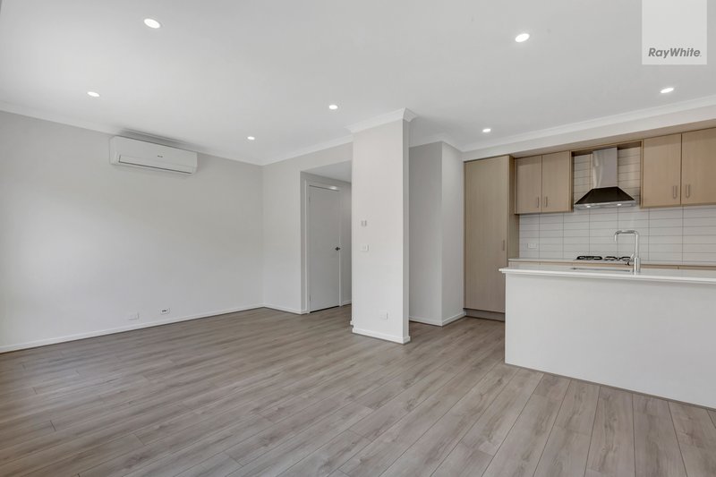 Photo - 7 Pastel Lane, Wollert VIC 3750 - Image 3
