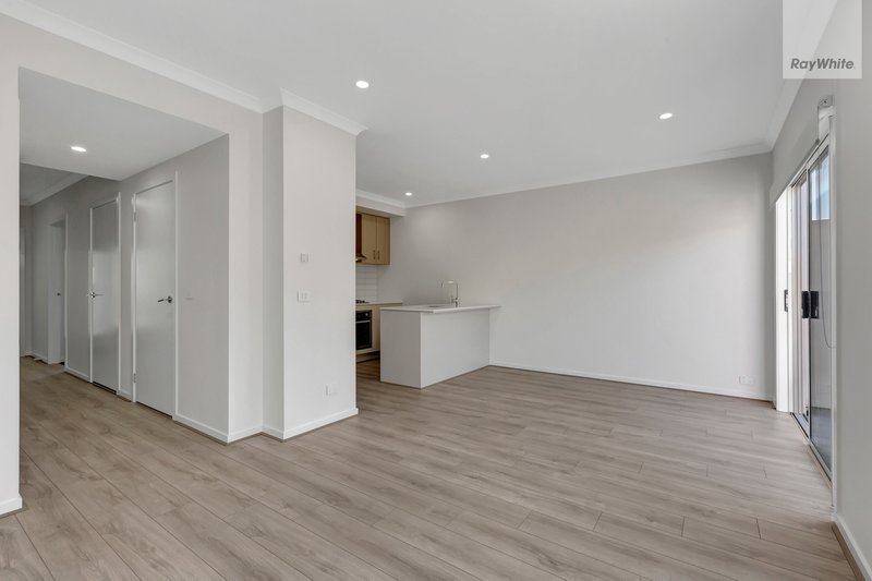 Photo - 7 Pastel Lane, Wollert VIC 3750 - Image 5