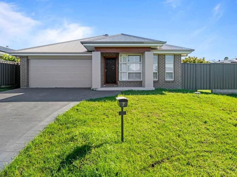 7 Pateman Place, Wyee NSW 2259