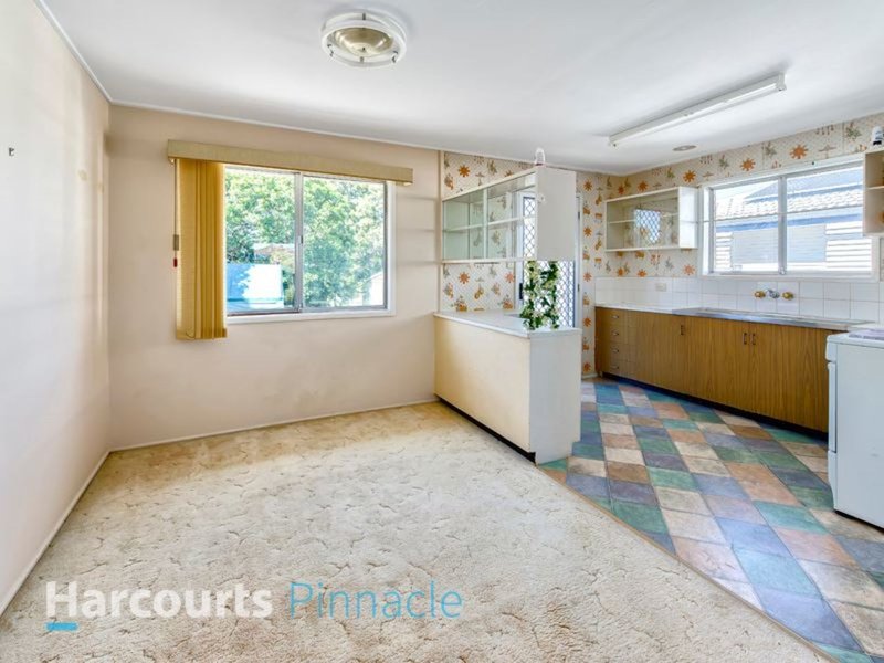 Photo - 7 Patmar Street, Strathpine QLD 4500 - Image 4