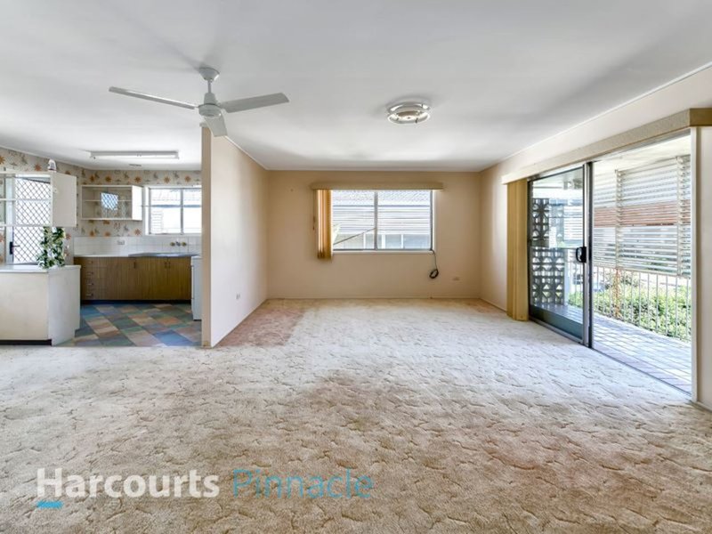 Photo - 7 Patmar Street, Strathpine QLD 4500 - Image 5