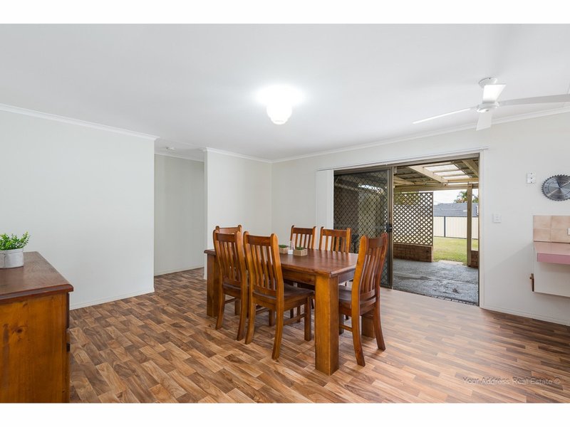 Photo - 7 Pavon Street, Regents Park QLD 4118 - Image 4