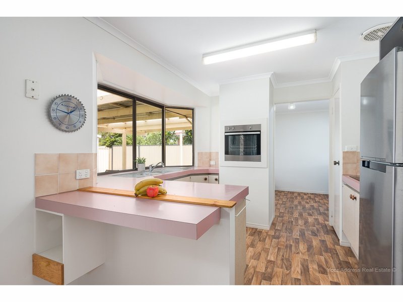 Photo - 7 Pavon Street, Regents Park QLD 4118 - Image 5