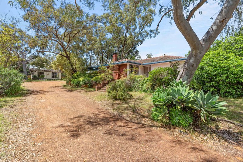 7 Peet Road, Kalamunda WA 6076