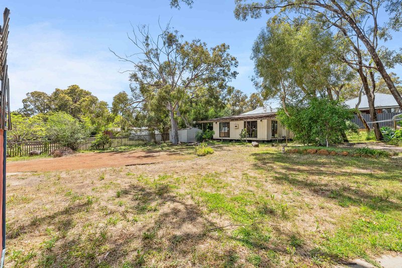 Photo - 7 Peet Road, Kalamunda WA 6076 - Image 15