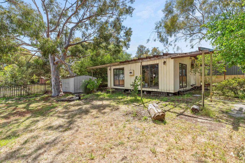 Photo - 7 Peet Road, Kalamunda WA 6076 - Image 17