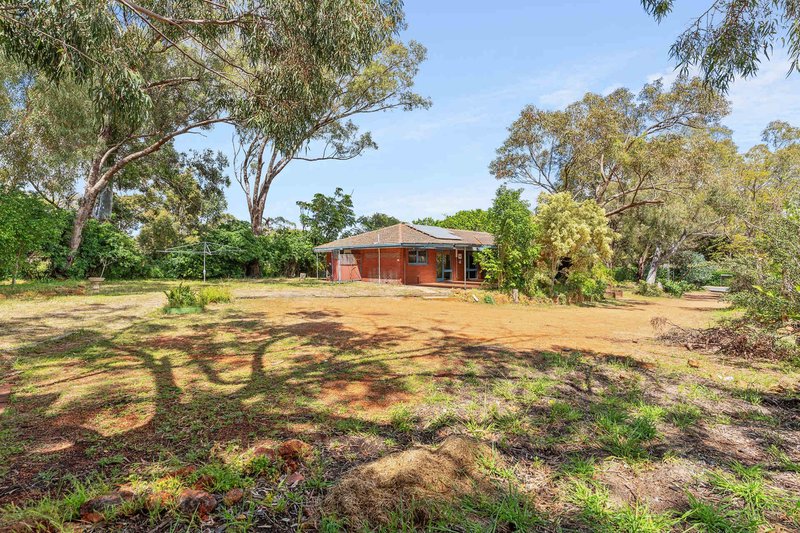 Photo - 7 Peet Road, Kalamunda WA 6076 - Image 20