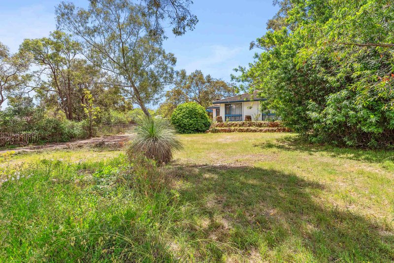 Photo - 7 Peet Road, Kalamunda WA 6076 - Image 24