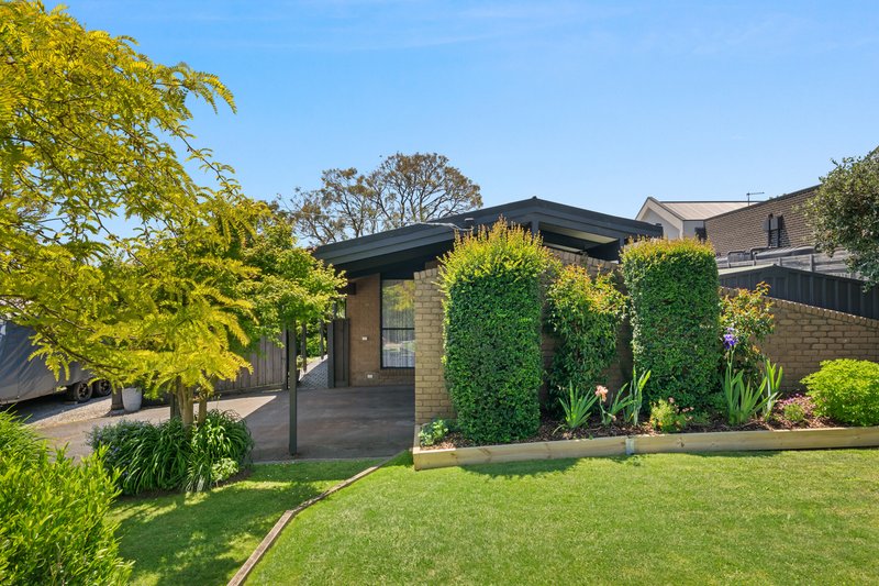 7 Penalga Road, Mooroolbark VIC 3138