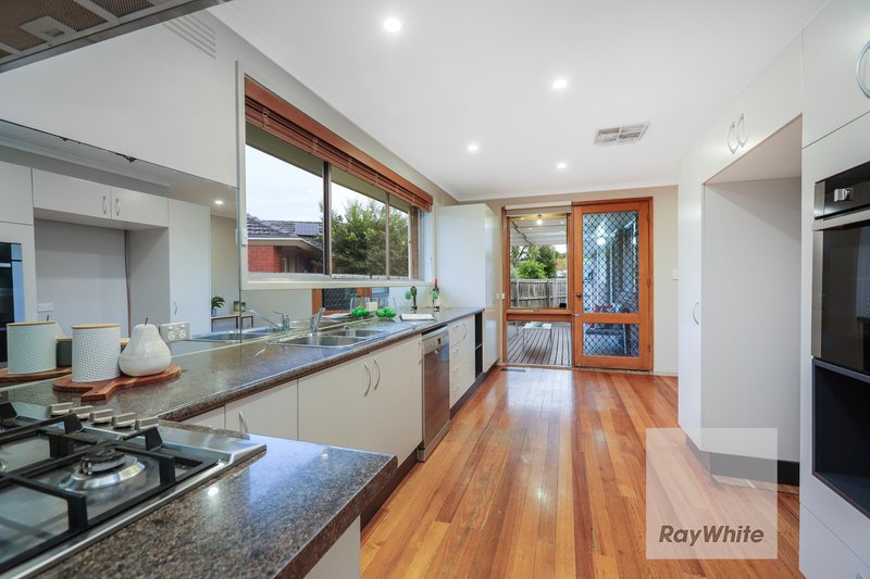 Photo - 7 Pendle Close, Gladstone Park VIC 3043 - Image 10