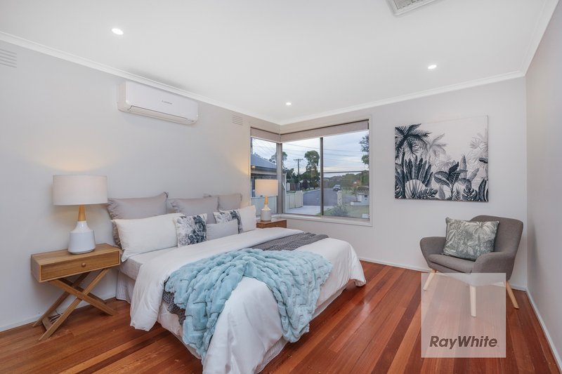 Photo - 7 Pendle Close, Gladstone Park VIC 3043 - Image 11