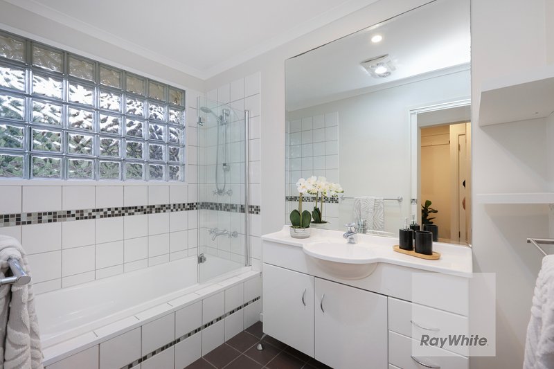 Photo - 7 Pendle Close, Gladstone Park VIC 3043 - Image 16