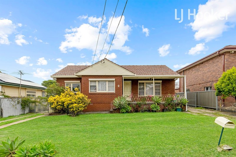 Photo - 7 Pepler Rd , Cabramatta West NSW 2166 - Image 2