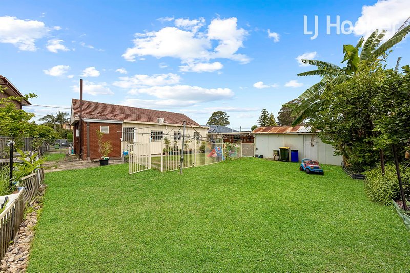 Photo - 7 Pepler Rd , Cabramatta West NSW 2166 - Image 5